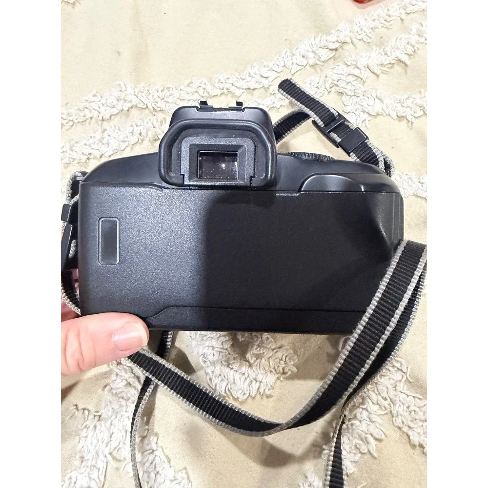Canon EOS 750 35mm SLR Film Camera Body Only‎